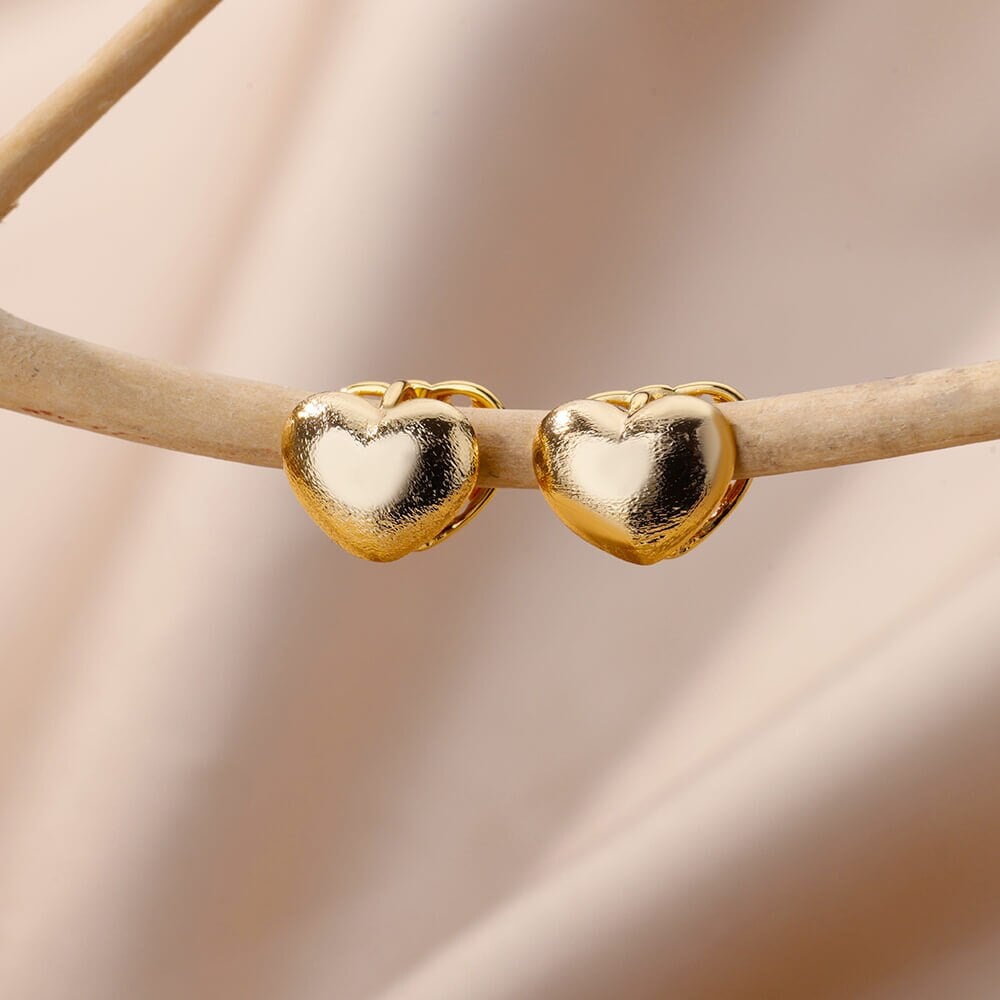 Boho Dainty Heart Studs Earrings, 18K Gold Heart Stud Earrings, Punk Minimalist Heart Earrings for Women, Gift for Her