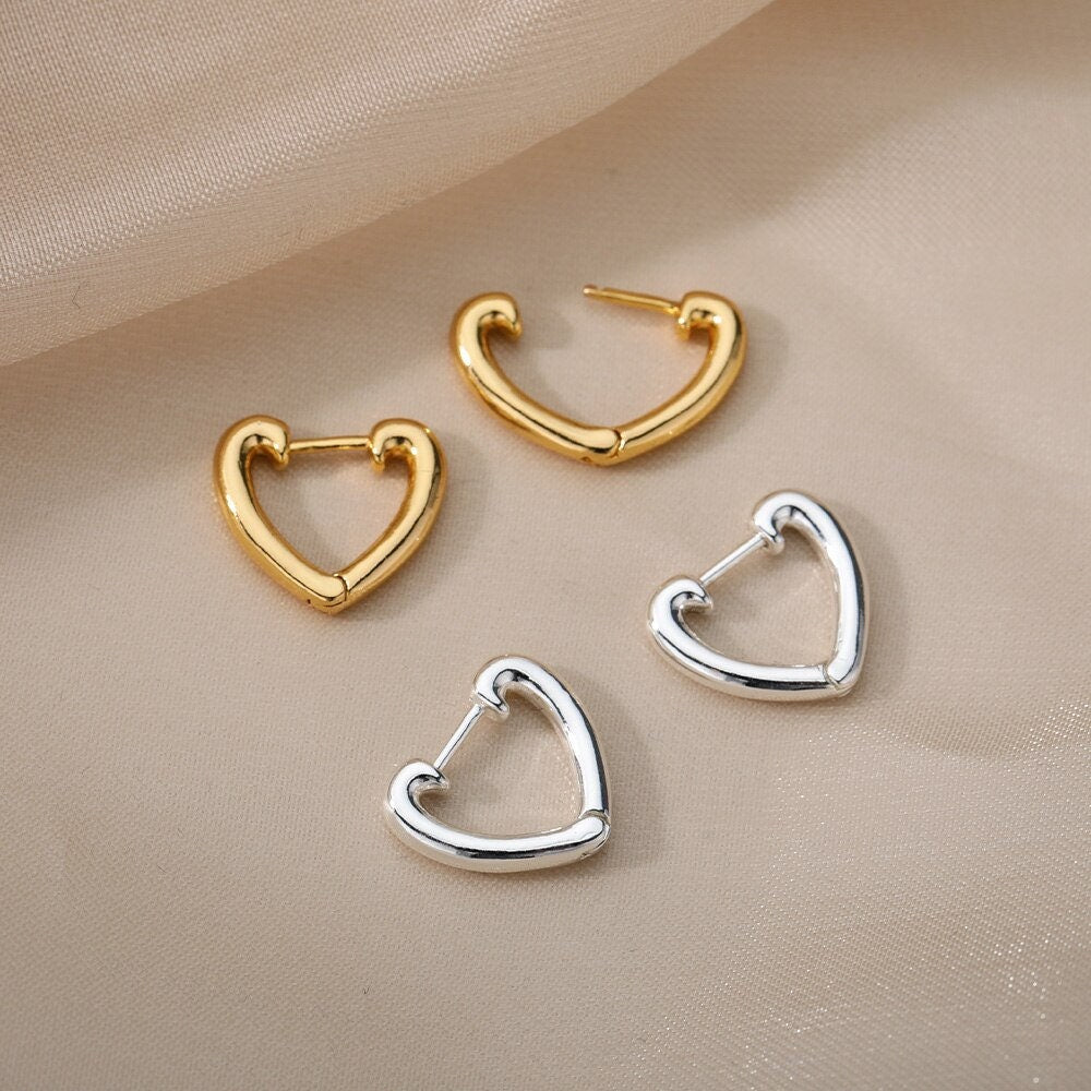 Dainty Heart Hoop Earrings, Gold Heart Earrings, 18K Gold Heart Hoops, Minimalist Boho Heart Hoops for Women, Gift for Her