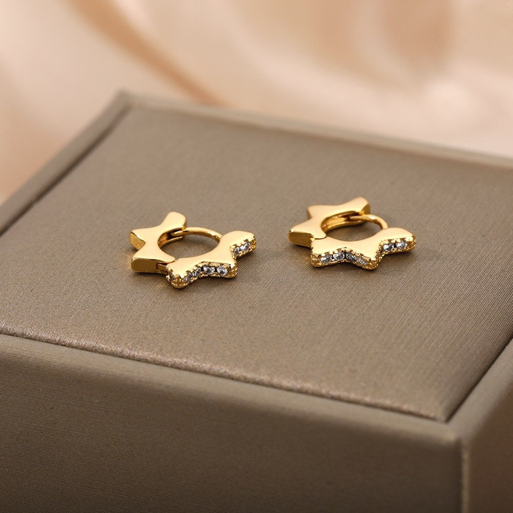 Punk Spiked Star Earrings, Gold Star Earrings, 18K Gold Spike Earrings, Cubic Zirconia Dainty Minimalist Earrings for Women, Gift for Her