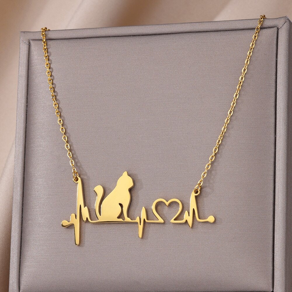 Boho Cute Cat Pendant, Gold Cat Heart Necklace, 18K Gold, Dainty Minimalist Animal Lovers for Women, Gift for Her