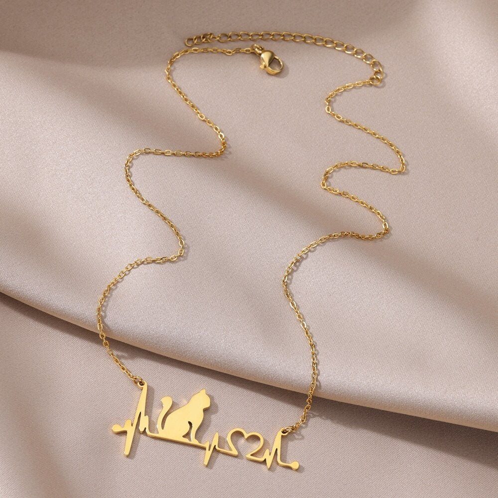 Boho Cute Cat Pendant, Gold Cat Heart Necklace, 18K Gold, Dainty Minimalist Animal Lovers for Women, Gift for Her