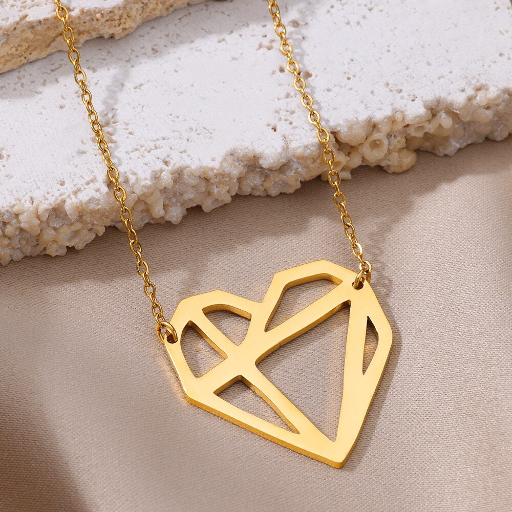 Boho Abstract Heart Pendant, Gold Organic Heart Necklace, 18K Gold, Dainty Minimalist Punk Artsy Drawing for Women, Gift for Her