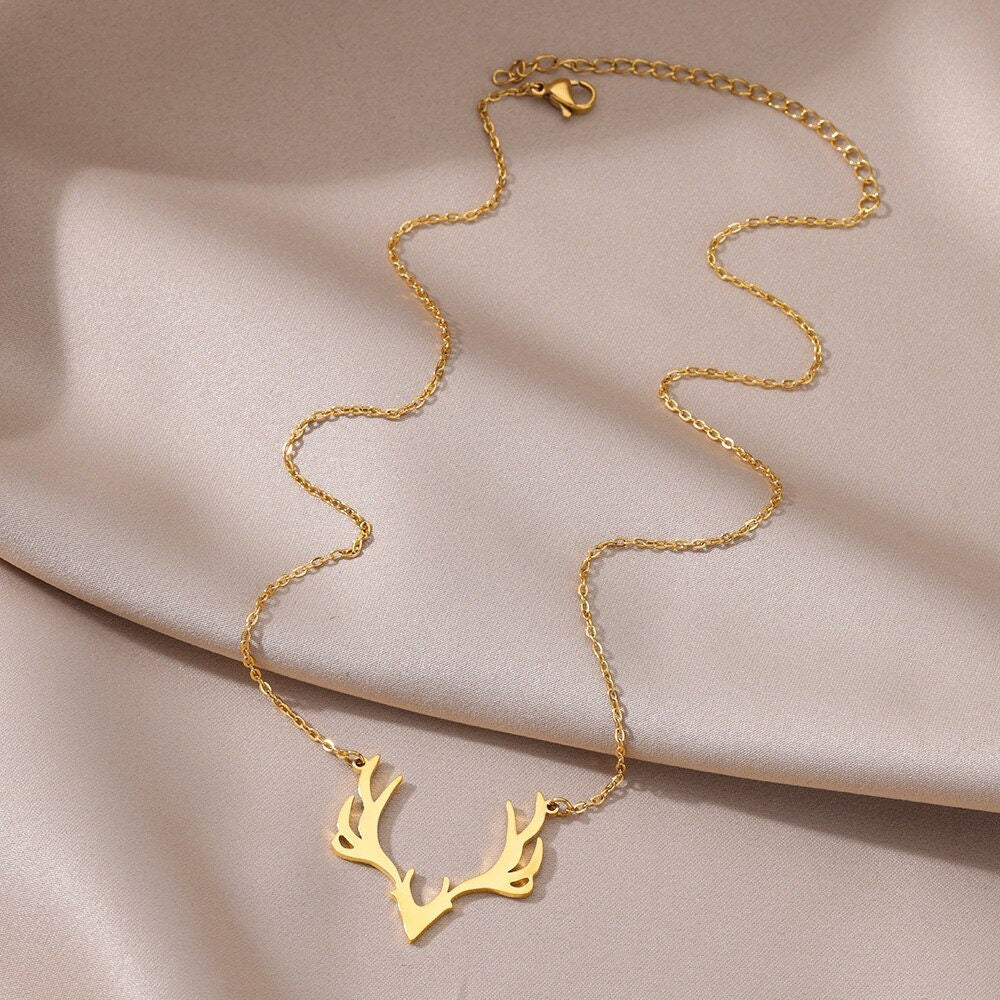 Boho Punk Deer Antler Pendant, Gold Gothic Deer Antlers Necklace, 18K Gold, Dainty Minimalist Animal Lovers for Women, Gift for Her