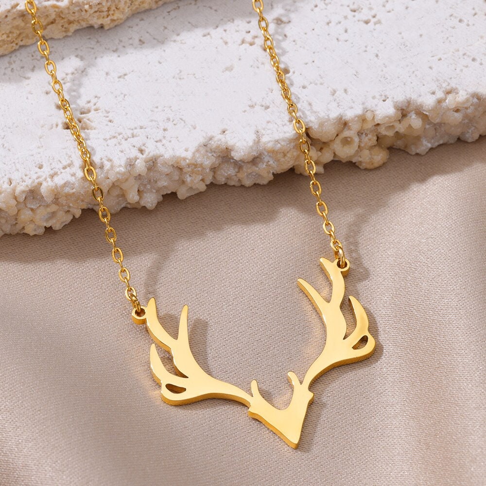 Boho Punk Deer Antler Pendant, Gold Gothic Deer Antlers Necklace, 18K Gold, Dainty Minimalist Animal Lovers for Women, Gift for Her