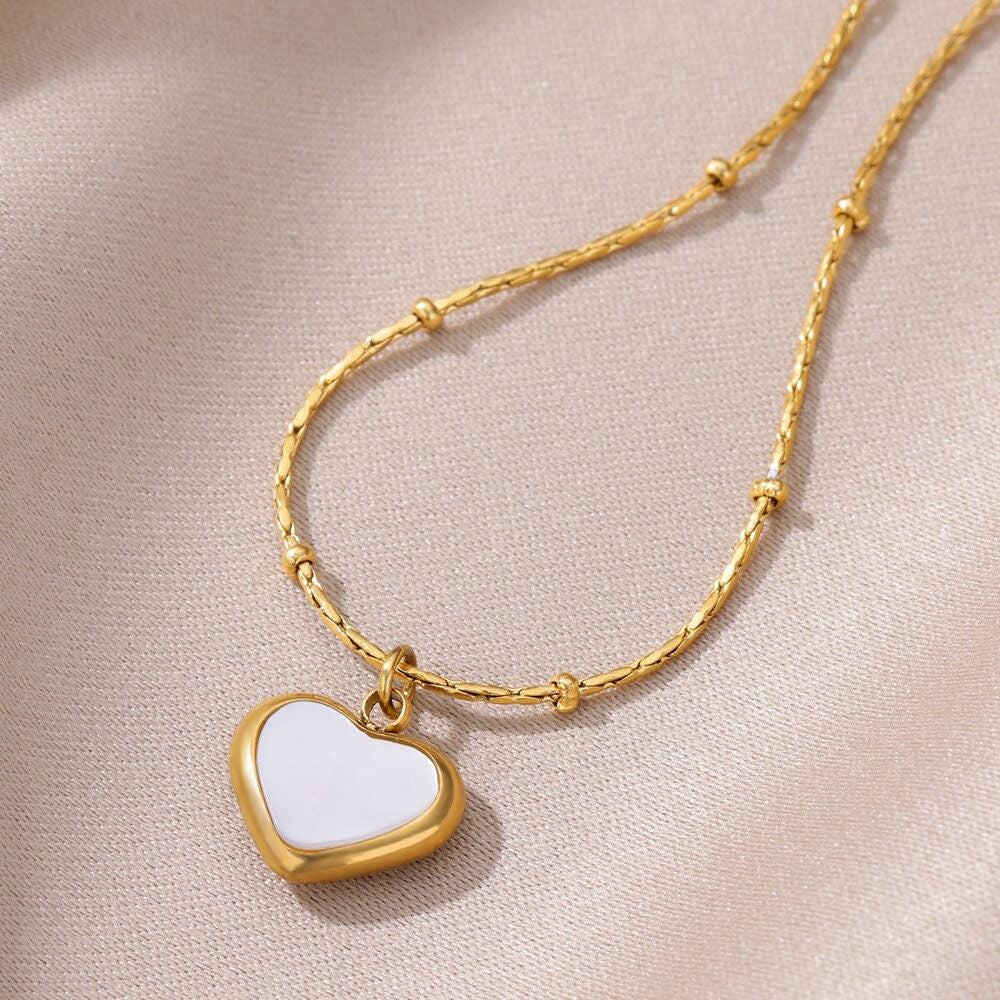 Boho Dainty Heart Necklace, Gold Heart Moonstone Pendant, 18K Gold Heart Necklace, Punk Minimalist Heart Necklace for Women, Gift for Her