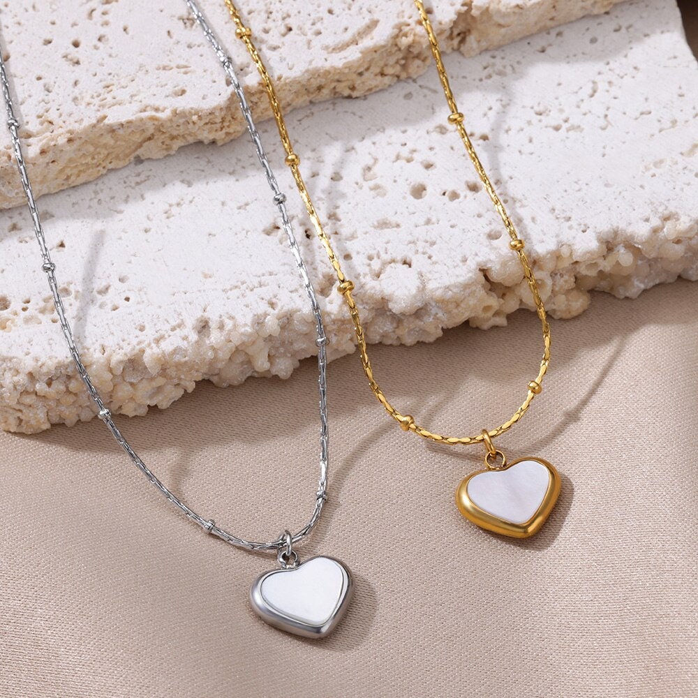 Boho Dainty Heart Necklace, Gold Heart Moonstone Pendant, 18K Gold Heart Necklace, Punk Minimalist Heart Necklace for Women, Gift for Her