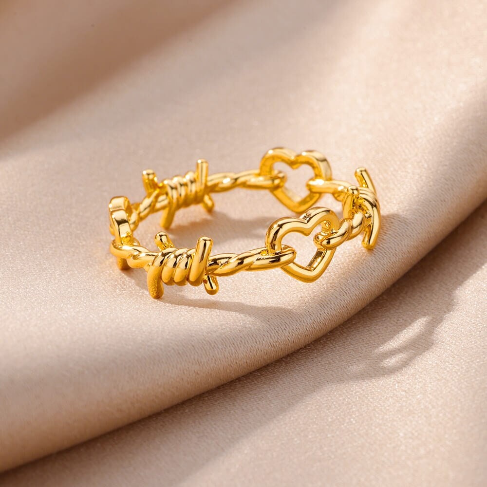 Punk Thorns Heart Ring, Gold Spiked Heart Ring, 18K Gold Barbed Wires, Gothic Spike Love Dainty Minimalist Ring for Women, Gift for Her