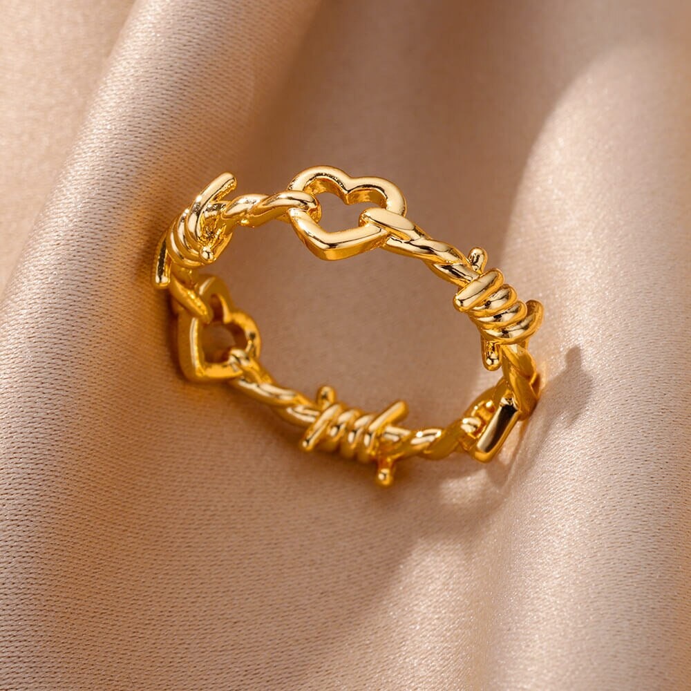 Punk Thorns Heart Ring, Gold Spiked Heart Ring, 18K Gold Barbed Wires, Gothic Spike Love Dainty Minimalist Ring for Women, Gift for Her