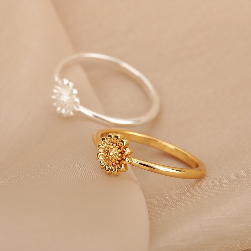 Boho Sunflower Ring, Gold Sunflower Ring, 18K Gold Daisy Flower Ring, Dainty Minimalist Floral Ring for Women, Gift for Her