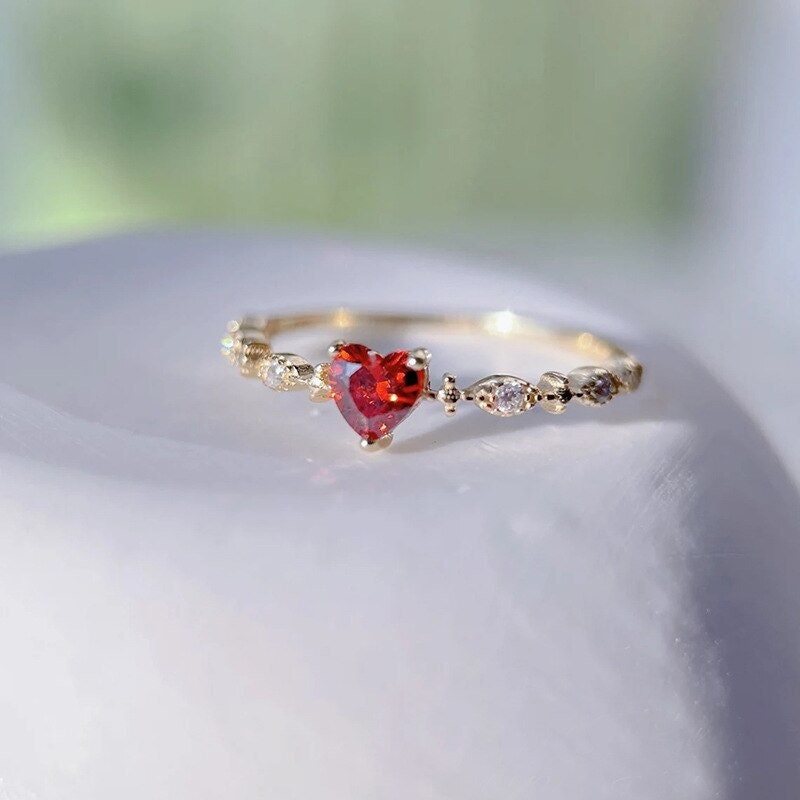 Boho Heart Ring, Crystal Heart Ring, Gold Heart Ring, 18K Gold Cubic Zirconia Ring, Red Heart Dainty Minimalist Ring for Women, Gift for Her