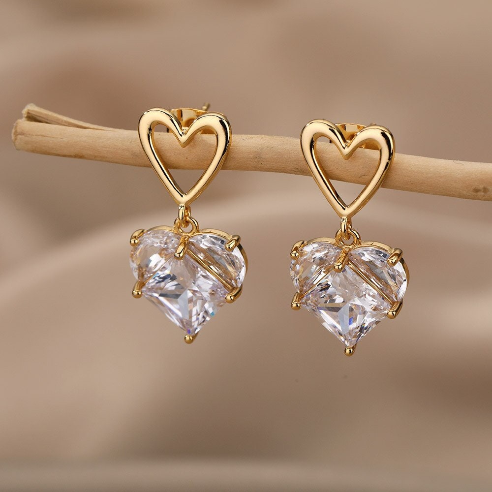 Boho Heart Cubic Zirconia Drop Earrings, Gold Heart Drop Earrings, 18K Gold Crystal Heart Earrings, Dainty Fashionable Earrings for Women
