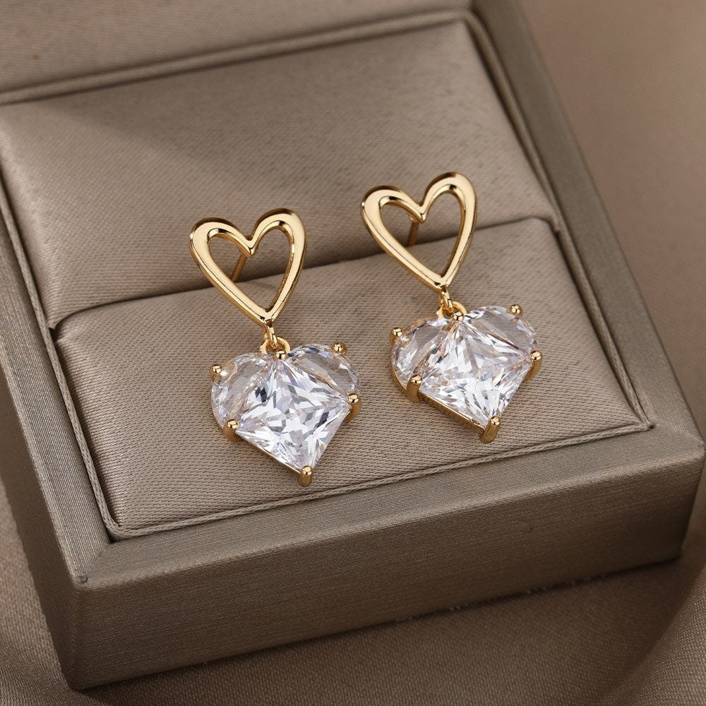 Boho Heart Cubic Zirconia Drop Earrings, Gold Heart Drop Earrings, 18K Gold Crystal Heart Earrings, Dainty Fashionable Earrings for Women