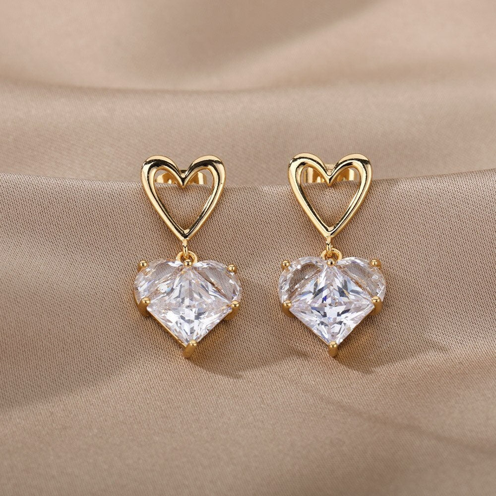 Boho Heart Cubic Zirconia Drop Earrings, Gold Heart Drop Earrings, 18K Gold Crystal Heart Earrings, Dainty Fashionable Earrings for Women