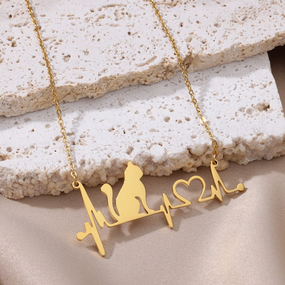 Boho Cute Cat Pendant, Gold Cat Heart Necklace, 18K Gold, Dainty Minimalist Animal Lovers for Women, Gift for Her