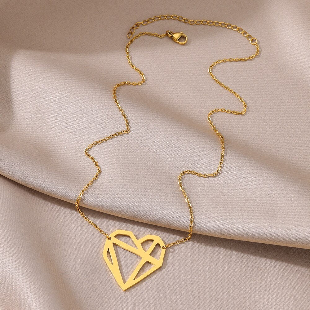 Boho Abstract Heart Pendant, Gold Organic Heart Necklace, 18K Gold, Dainty Minimalist Punk Artsy Drawing for Women, Gift for Her