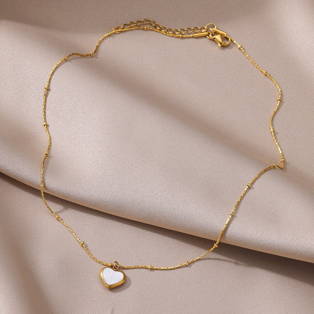 Boho Dainty Heart Necklace, Gold Heart Moonstone Pendant, 18K Gold Heart Necklace, Punk Minimalist Heart Necklace for Women, Gift for Her