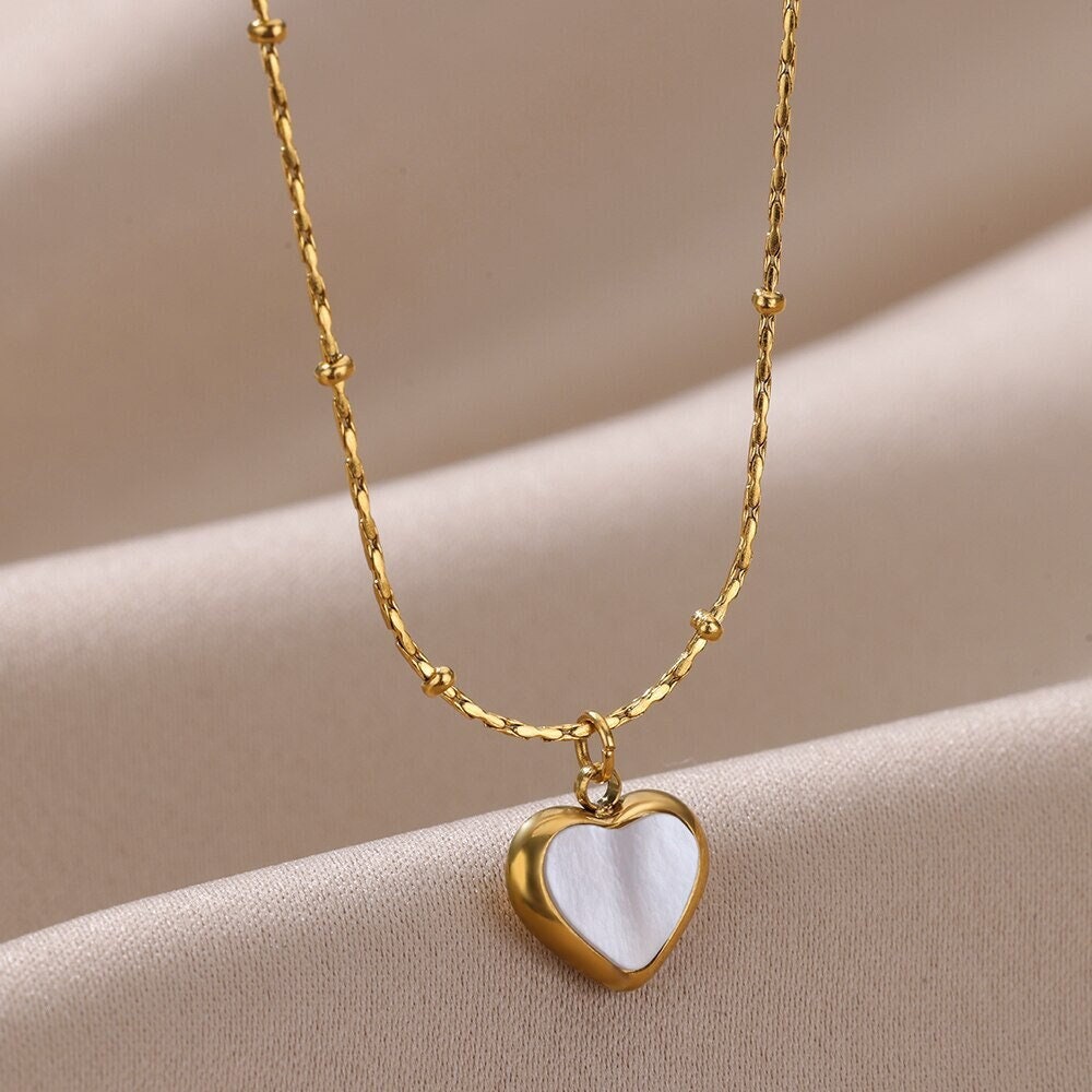 Boho Dainty Heart Necklace, Gold Heart Moonstone Pendant, 18K Gold Heart Necklace, Punk Minimalist Heart Necklace for Women, Gift for Her