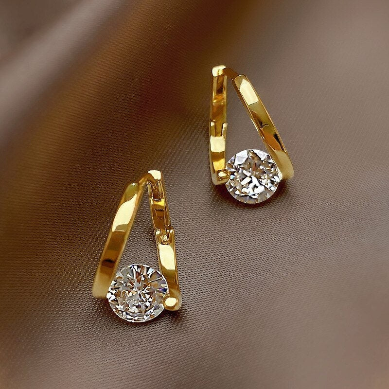 Punk Crystal Twist Drop Earrings, Dainty 18K Gold Crystal Cubic Zirconia Stud Earrings, Boho Minimalist Hoops for Women, Gift for Her