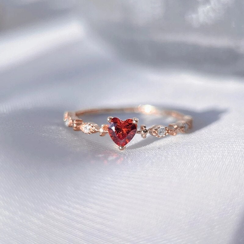 Boho Heart Ring, Crystal Heart Ring, Gold Heart Ring, 18K Gold Cubic Zirconia Ring, Red Heart Dainty Minimalist Ring for Women, Gift for Her