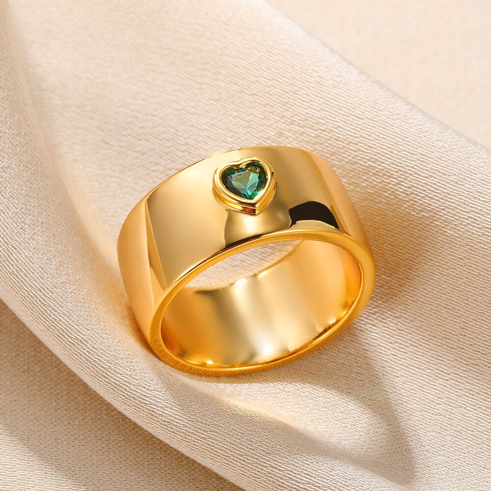 Boho Gold Heart Knuckle Ring, 18K Gold Cubic Zirconia Heart Ring, Punk Crystal Ring, Dainty Minimalist Ring, Gift for Her, Gift for Him