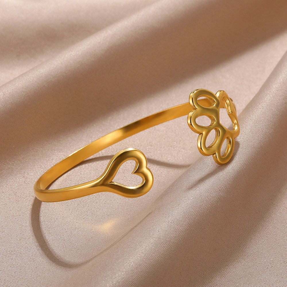 Boho Pet Paw Bangle, 18K Gold Pet Paw Bracelet, Punk Pet Heart Bangle, Dainty Minimalist Gold Bangle for Women, Gift for Her