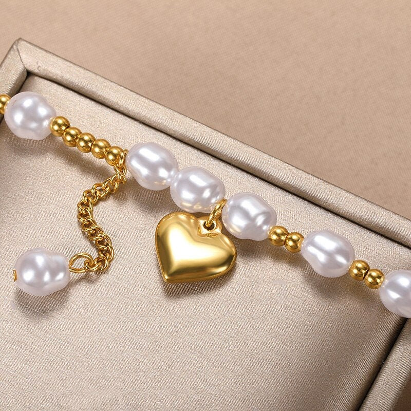 Punk 18K Gold Heart Pearl Bracelet, Boho Pearl Heart Gold Bracelet, Gold Pearl Bracelet for Women, Dainty Minimalist Pearl, Gift for Her