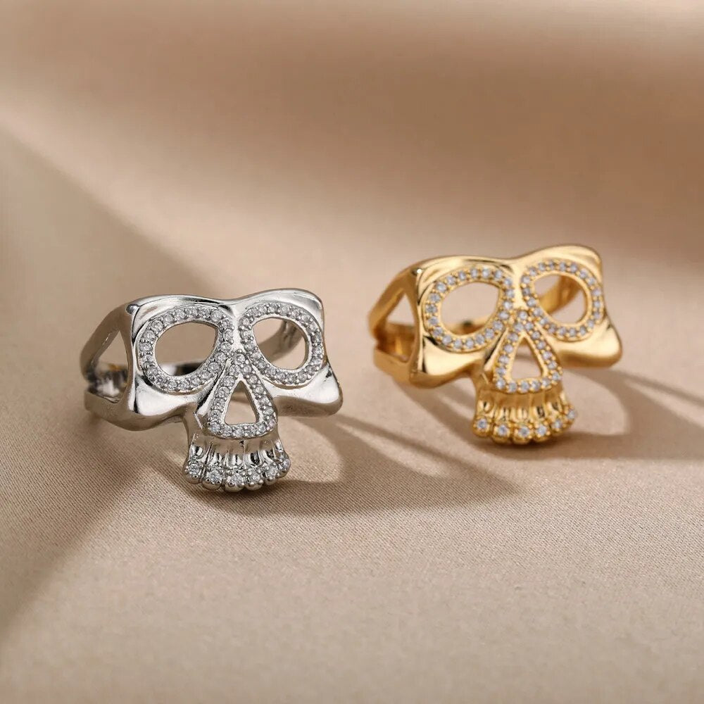 Elegance in Obsidian: Unveiling the Allure of Gothic Crystal Skull Rings