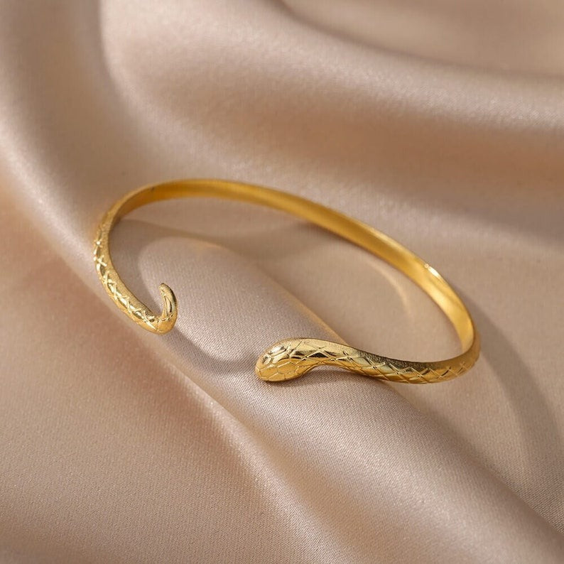 Serpentine Elegance: Unveiling the Mystical Allure of Gothic Snake Bangles