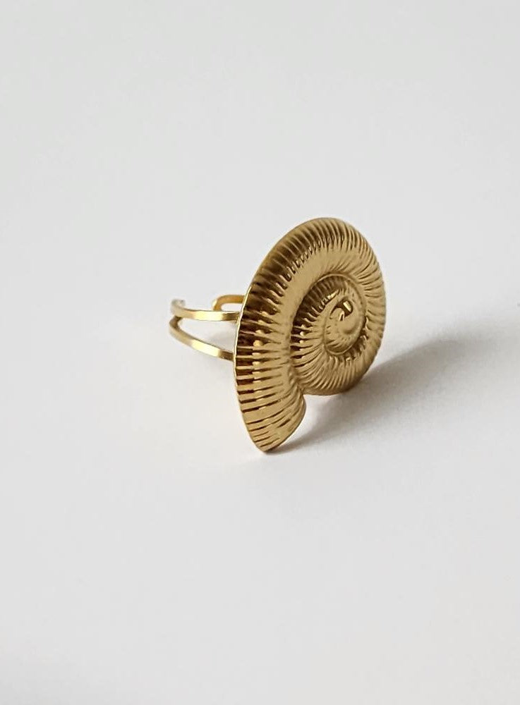 18K Gold Plated Boho Shell Ring for Women, Adjustable Spiral Seashell Band Beach Summer Jewelry Gift for Her