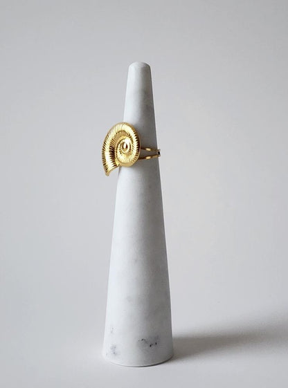 18K Gold Plated Boho Shell Ring for Women, Adjustable Spiral Seashell Band Beach Summer Jewelry Gift for Her