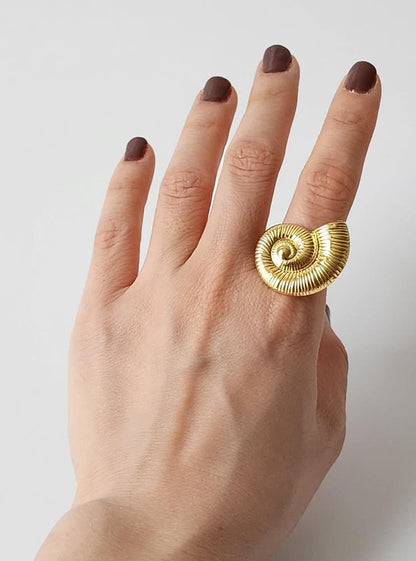 18K Gold Plated Boho Shell Ring for Women, Adjustable Spiral Seashell Band Beach Summer Jewelry Gift for Her