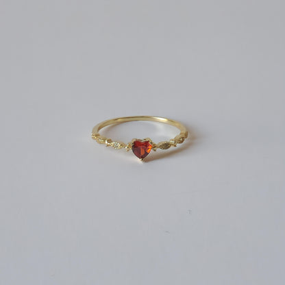 18K Gold Dainty Minimalist Red Crystal Heart Ring Cubic Zirconia Womens Jewelry
