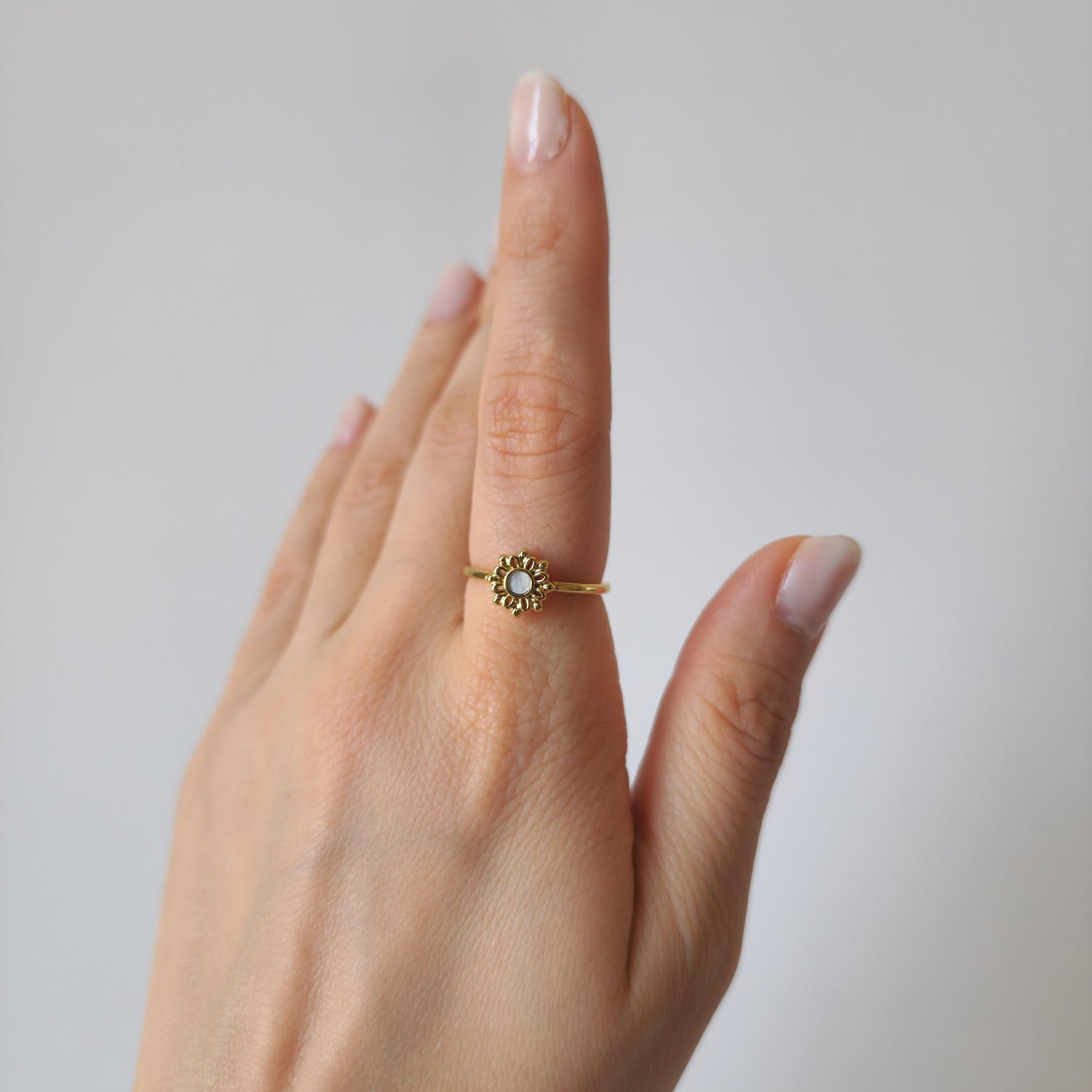 18K Gold Dainty Minimalist Sunflower Ring Cute Floral Womens Everyday Jewelry