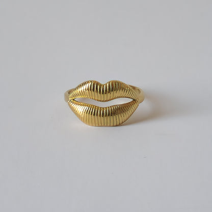 18K Gold Retro 90s Lips Ring Adjustable Open Band Vintage Women&
