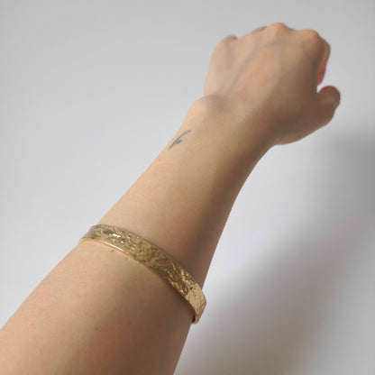 18K Gold Retro 90s Organic Bangle Bracelet Dainty Minimalist Womens Jewelry