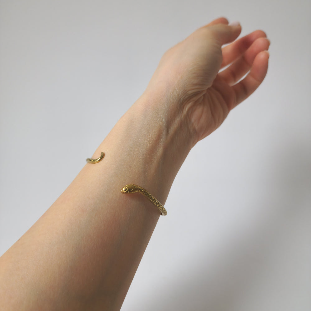 18K Gold Dainty Minimalist Thin Snake Bangle Bracelet Serpent Womens Jewelry