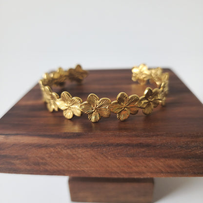 18K Gold Dainty Minimalist Daisy Bangle Bracelet Floral Womens Jewelry