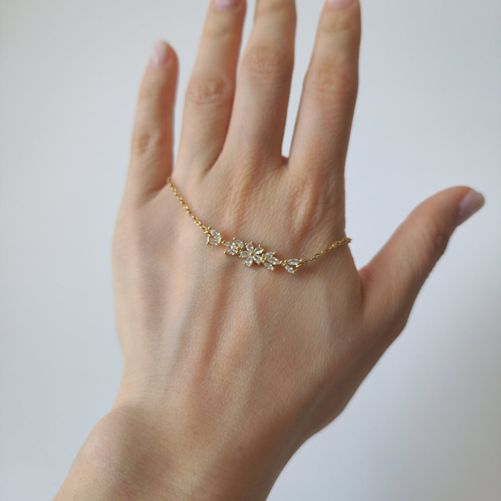 18K Gold Dainty Minimalist Flower Anklet Ankle Bracelet Womens Summer Jewelry