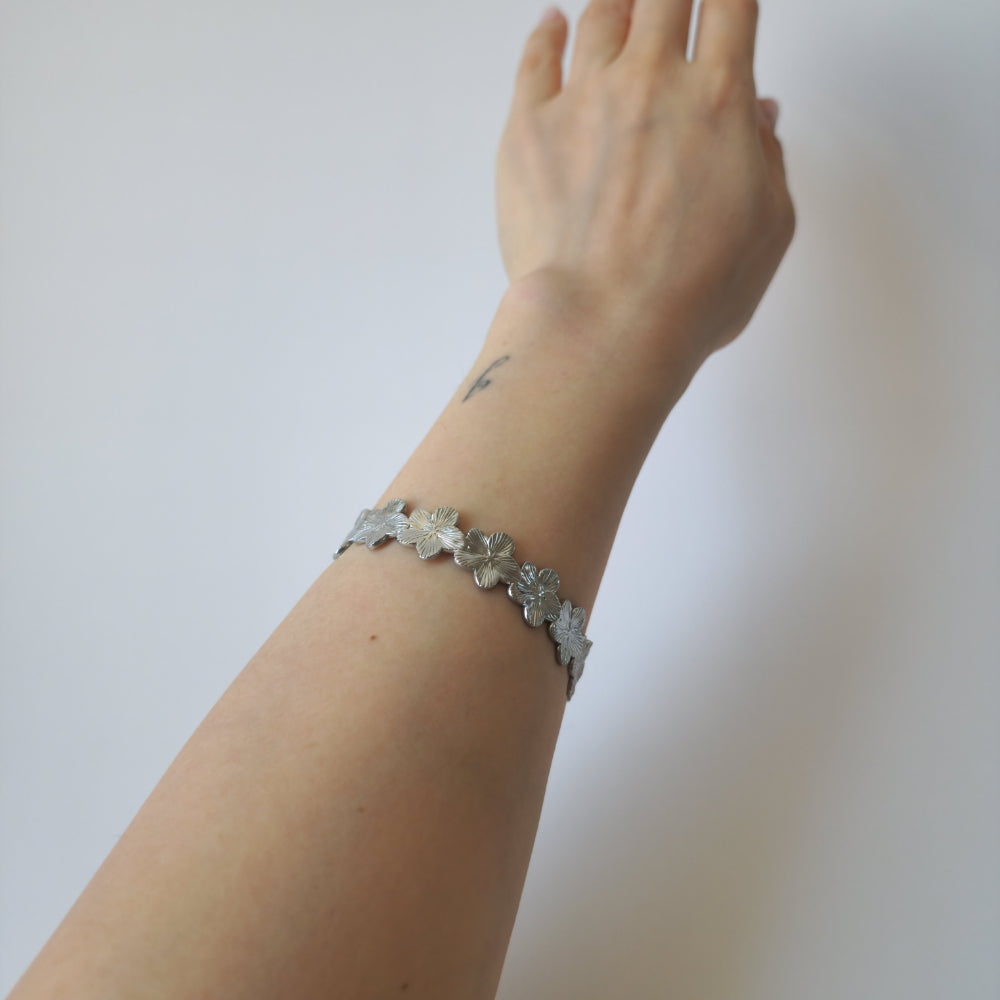 Silver Dainty Minimalist Daisy Bangle Bracelet Floral Womens Jewelry