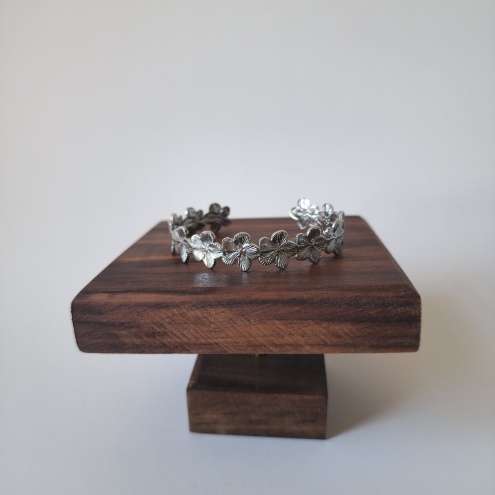 Silver Dainty Minimalist Daisy Bangle Bracelet Floral Womens Jewelry