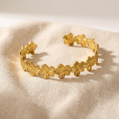 Daisy Gold Bangle