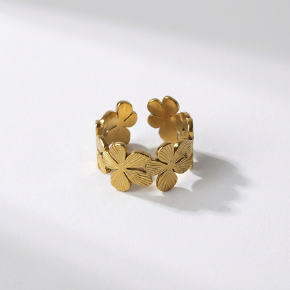 Daisy Wrap Gold Ring