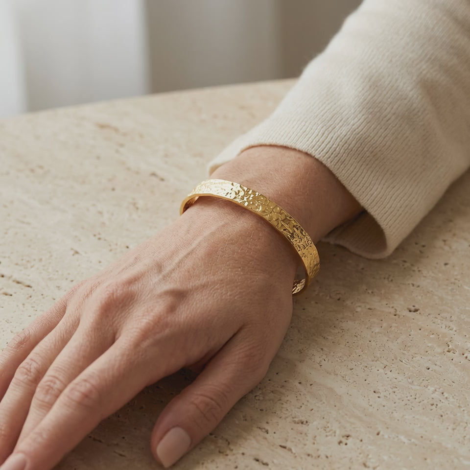 Dainty Wrinkled Gold Bangle