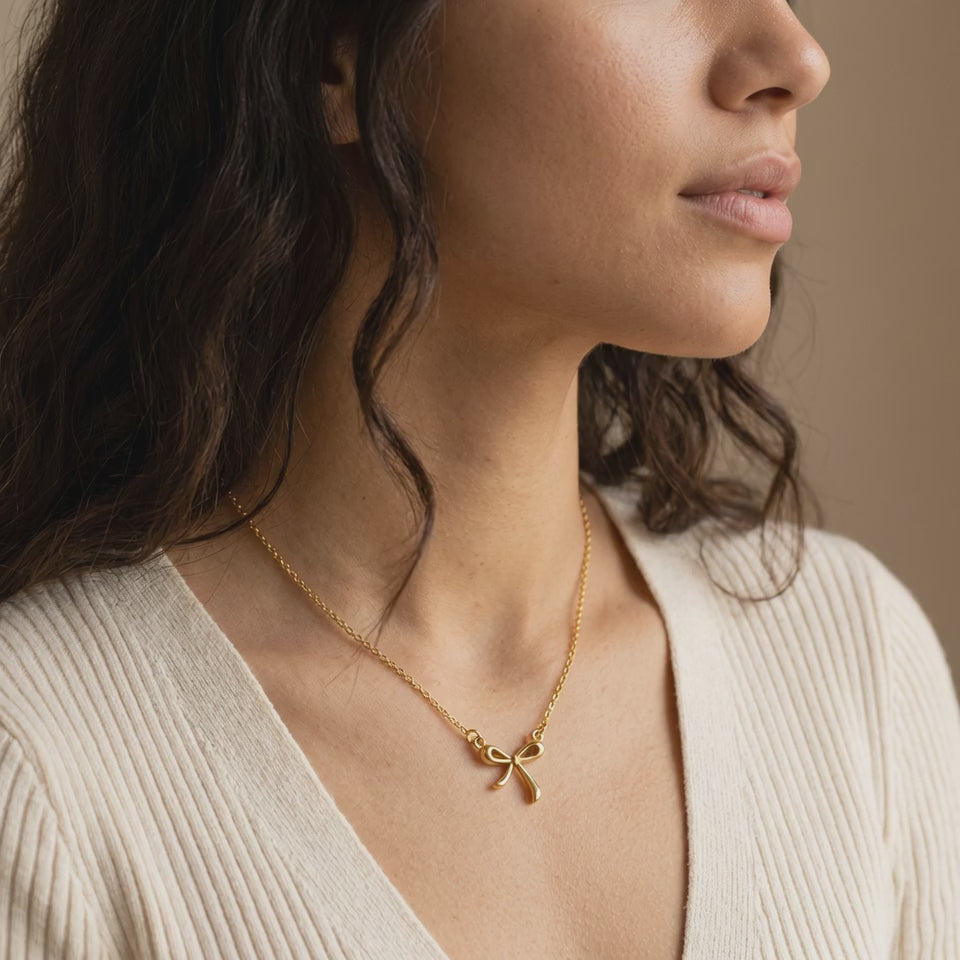 Bow Gold Necklace