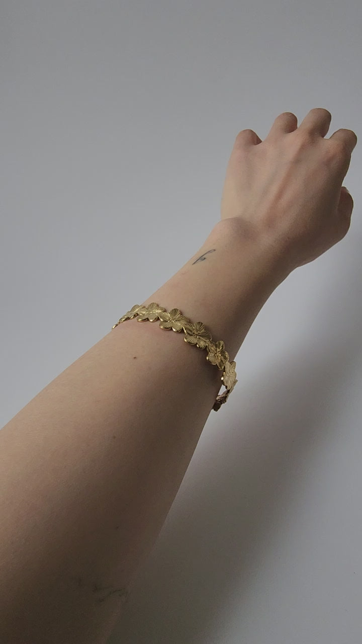 18K Gold Dainty Minimalist Daisy Bangle Bracelet Floral Womens Jewelry