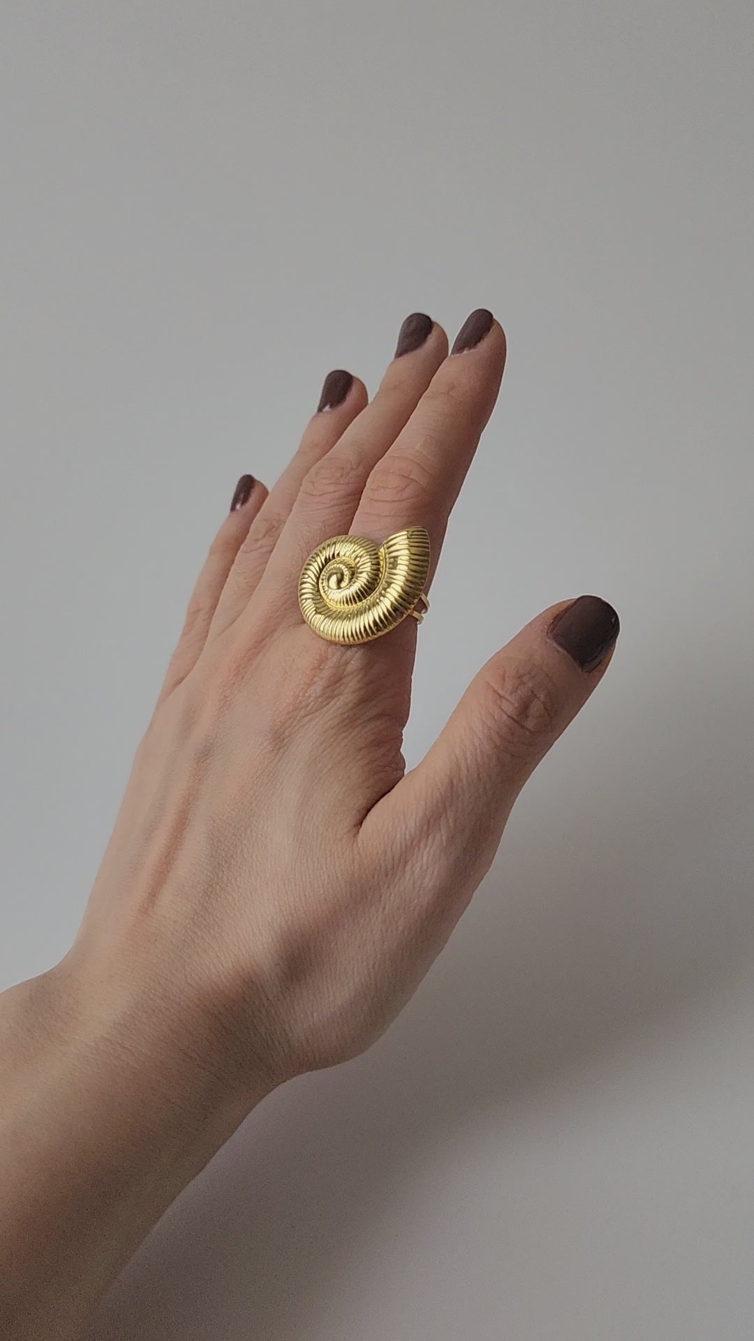 18K Gold Plated Boho Shell Ring for Women, Adjustable Spiral Seashell Band Beach Summer Jewelry Gift for Her