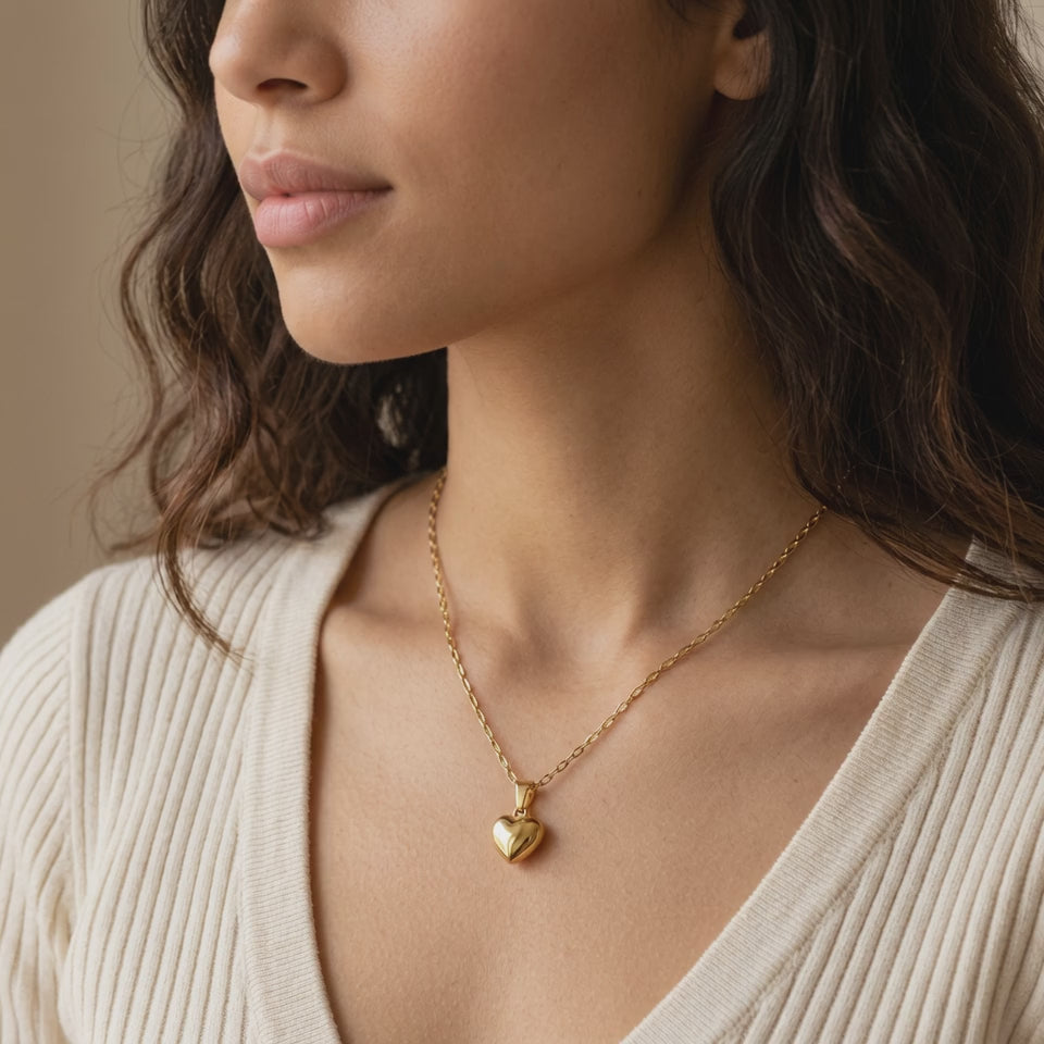 Minimal Heart Gold Necklace