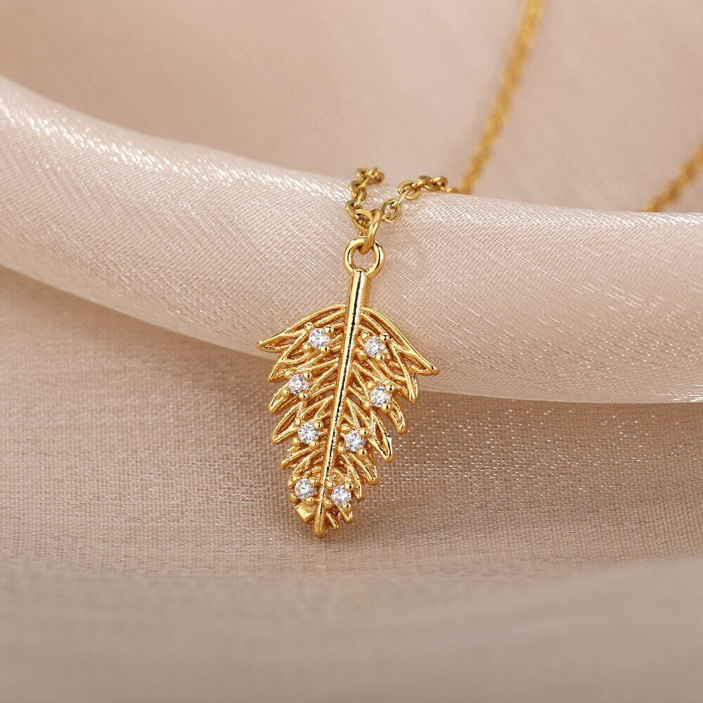 18K Gold Leaf Charm, Gold Leaf Necklace, Nature Fashion Necklace for Women, Gift for Her