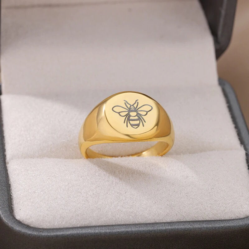 18K Gold Bee Ring, Dainty Bee Ring, Bee Signet Ring, Cute Bee Ring, Korean Fashion Ring for Women, Gift for Her