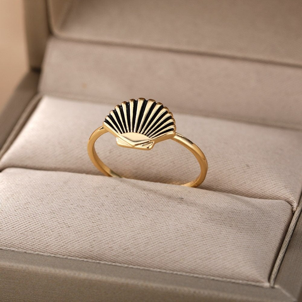 Dainty Shell Ring, 18K Gold Shell Ring, Gold Seashell Ring, Beach Fashion Ring for Women, Gift for Her